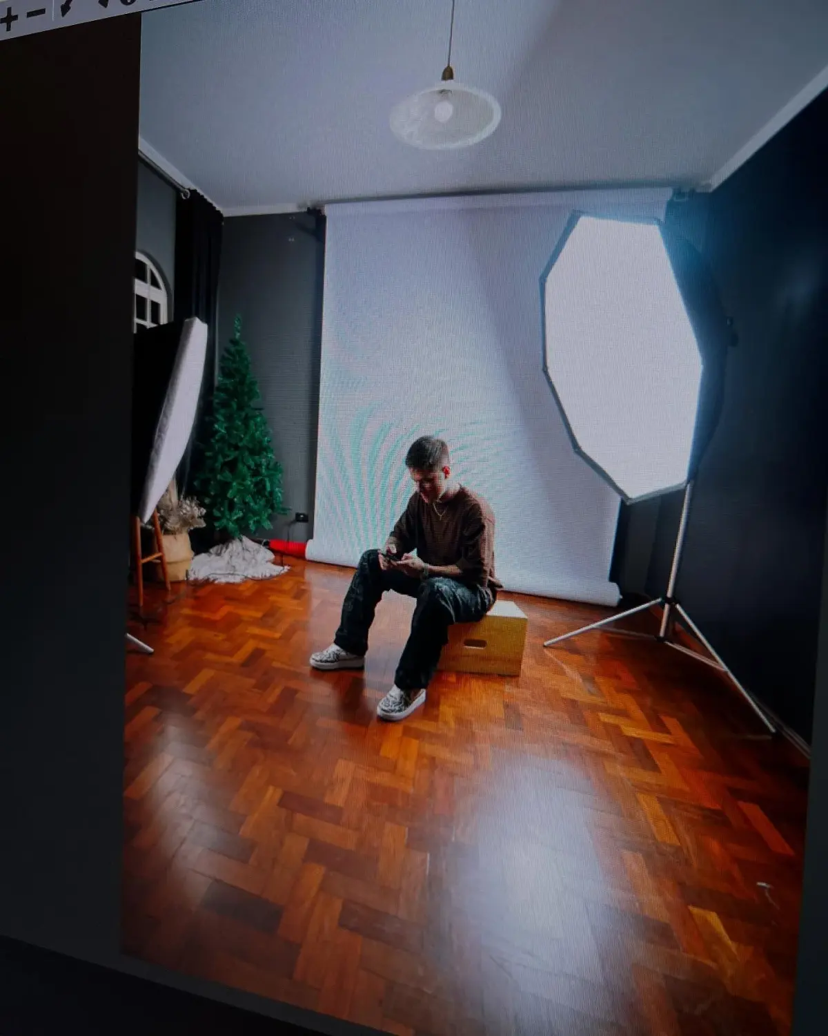 Gabriel Ferraciolli em estúdio fotográfico